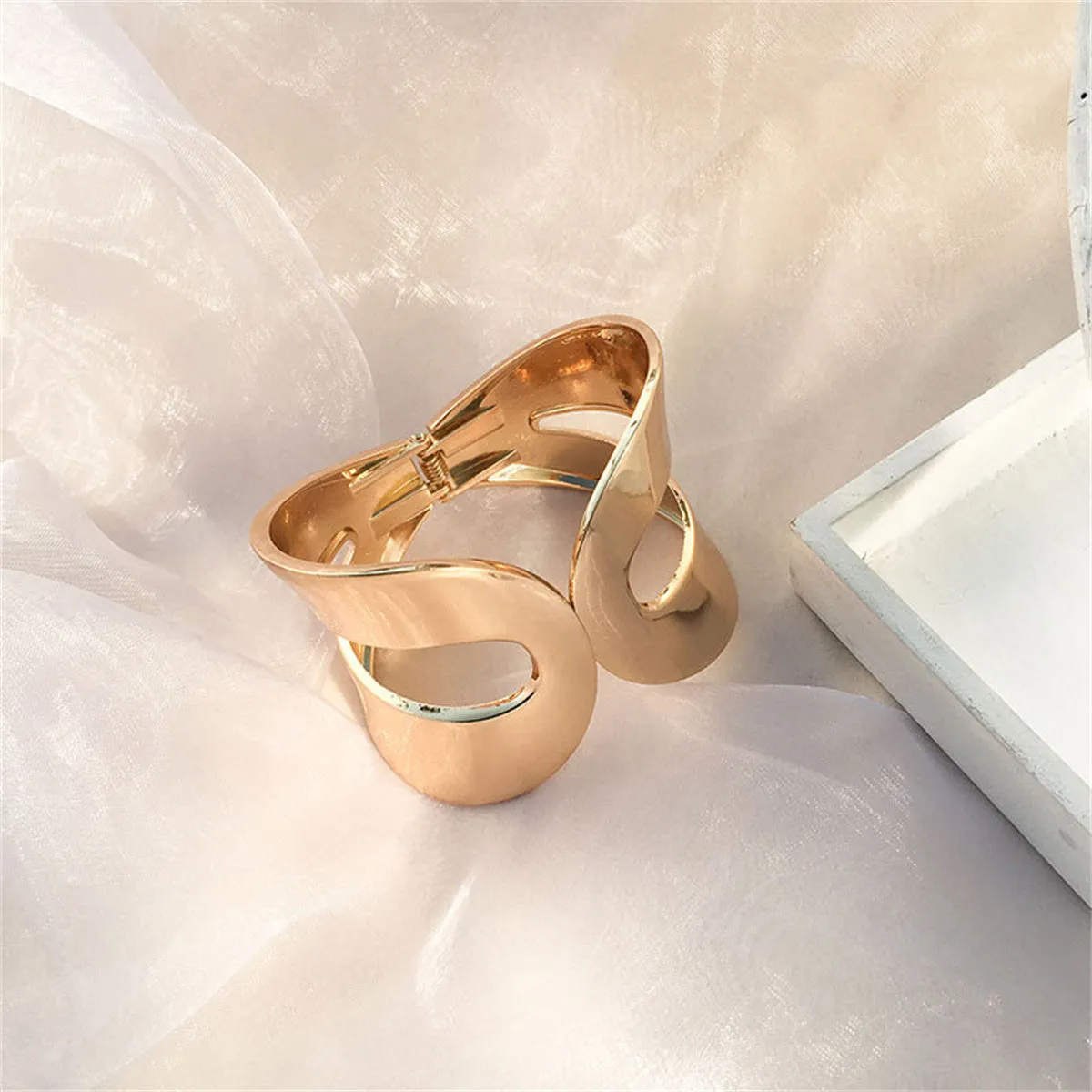 18K Gold-Plated Openwork Drop End Hinge Bangle
