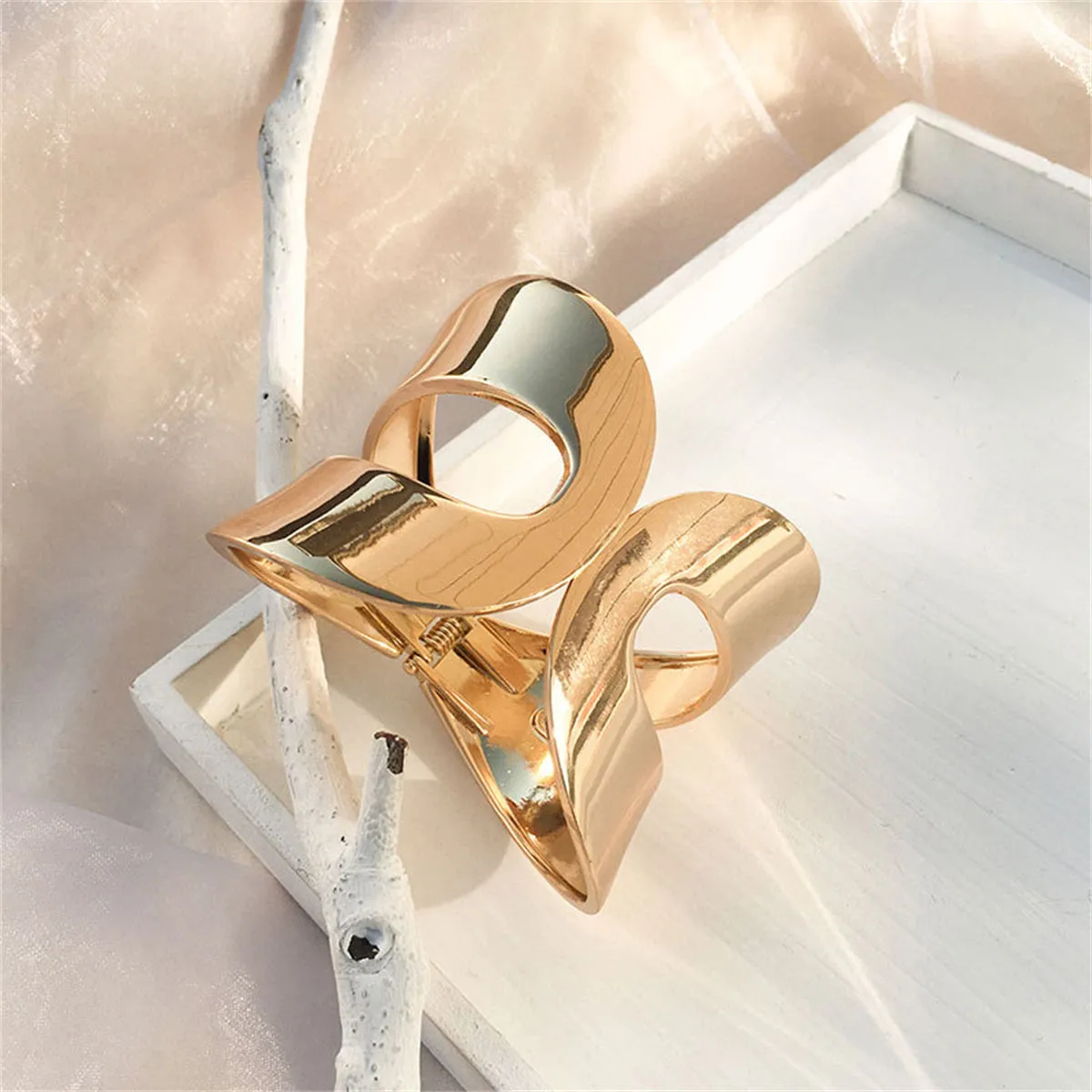 18K Gold-Plated Openwork Drop End Hinge Bangle