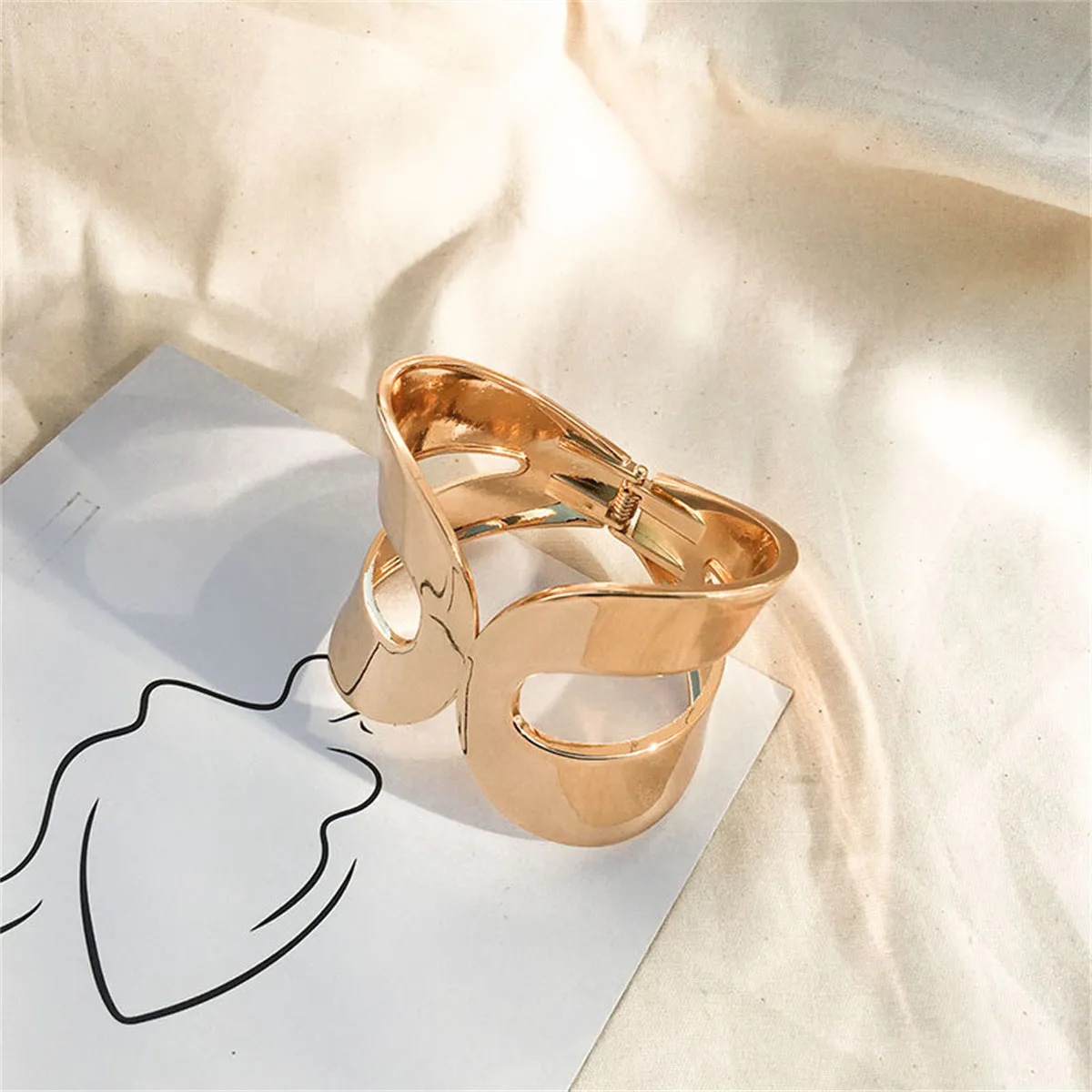 18K Gold-Plated Openwork Drop End Hinge Bangle