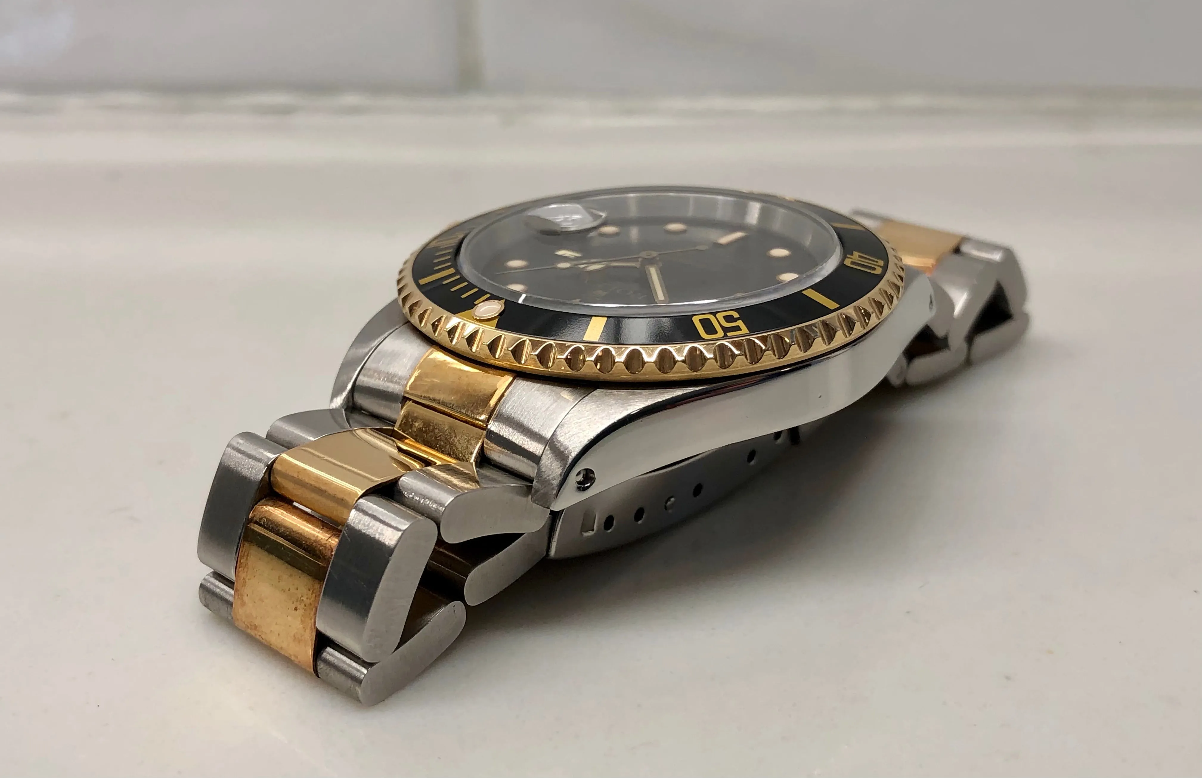1989 Rolex Submariner 16613 Two Tone Black Steel 18K Gold Wristwatch