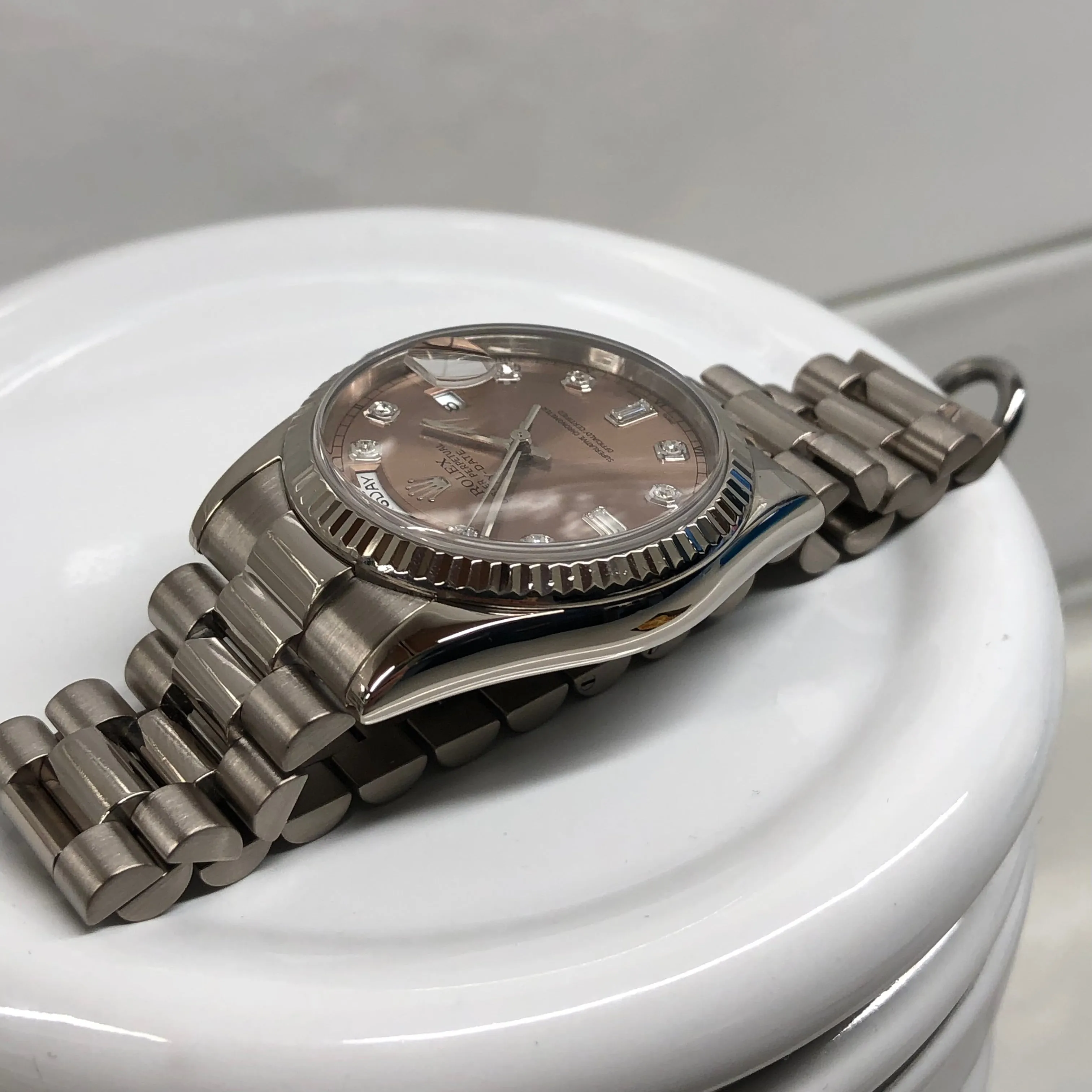 2000 Rolex President 118239 Day Date 18K White Gold Bronze Diamond Roman Dial Wristwatch