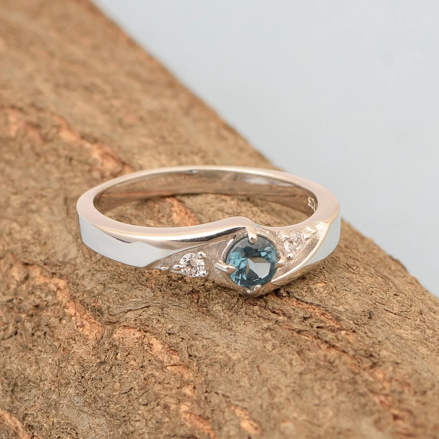 925 Sterling Silver Round Cut 4mm London Blue Topaz Women's Engagement Ring