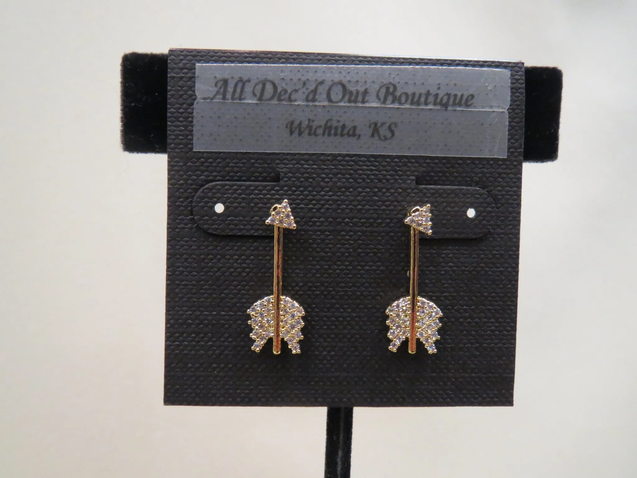 ADO | Peekaboo Arrow Earrings Gold