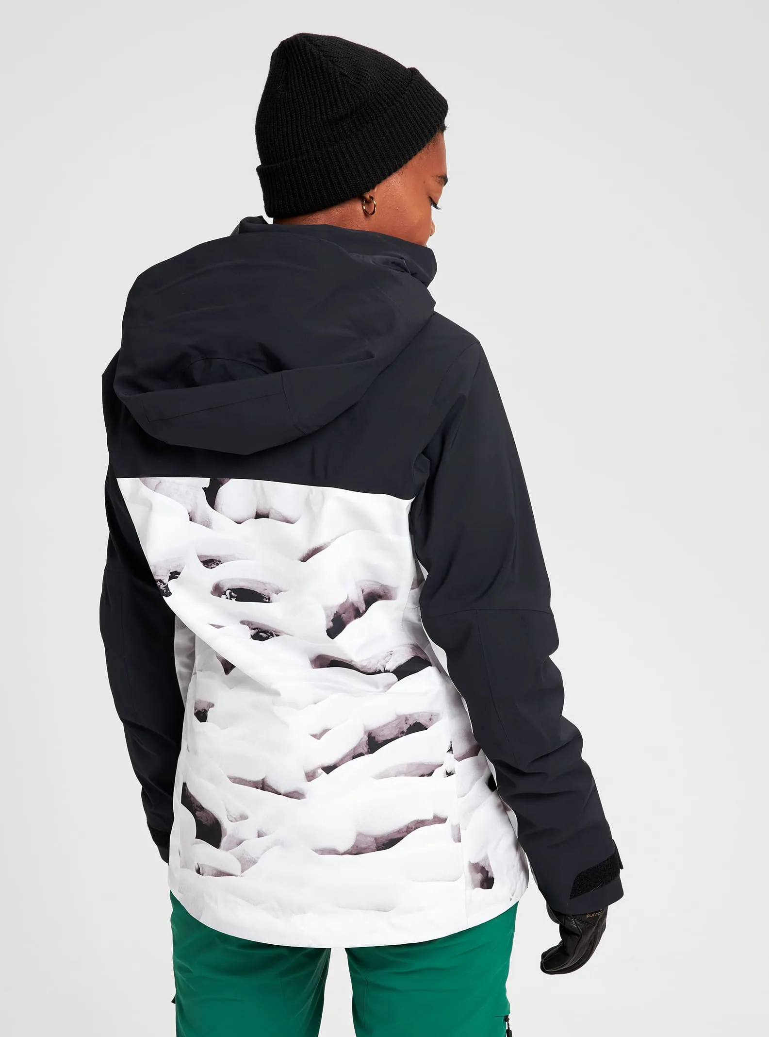 [ak] GORE-TEX 2L Embark Snowboard Jacket 2022