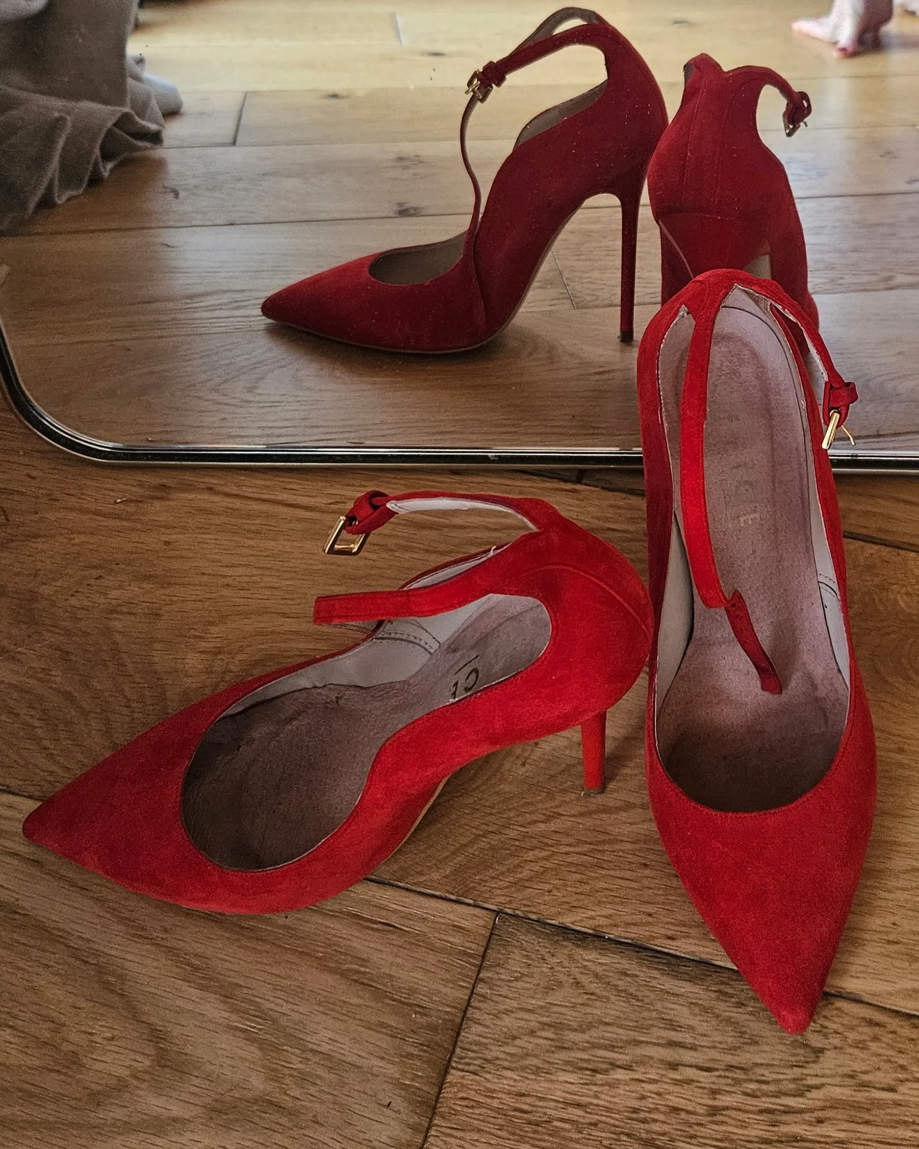 Beautiful Red Heels with Strap / UK5 / Well Worn