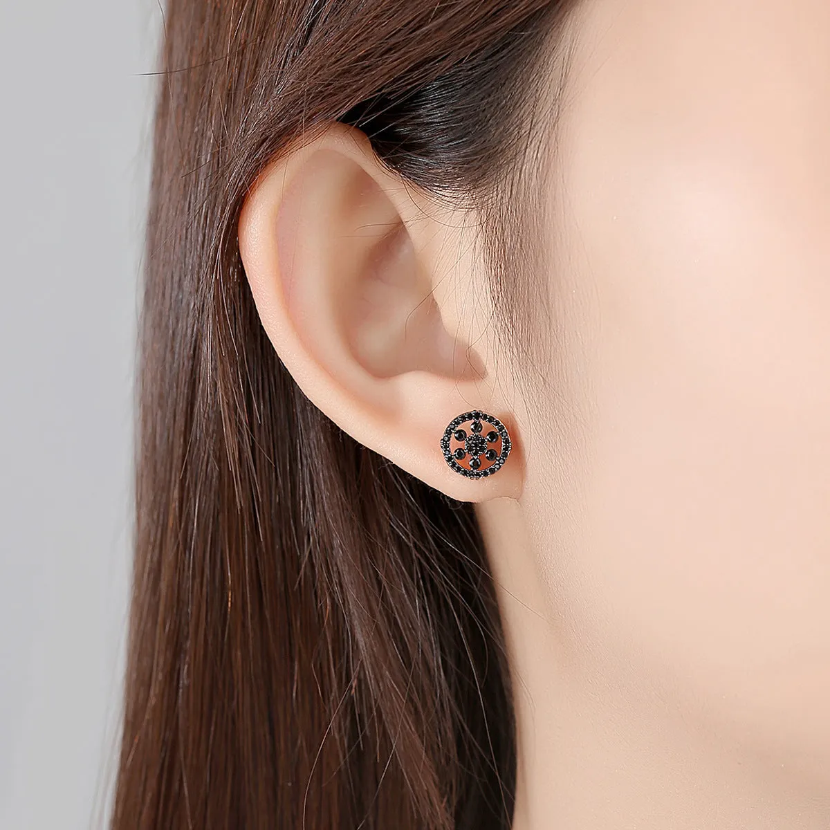 Black Cubic Zirconia & 18K Gold-Plated Snowflake Round Stud Earrings