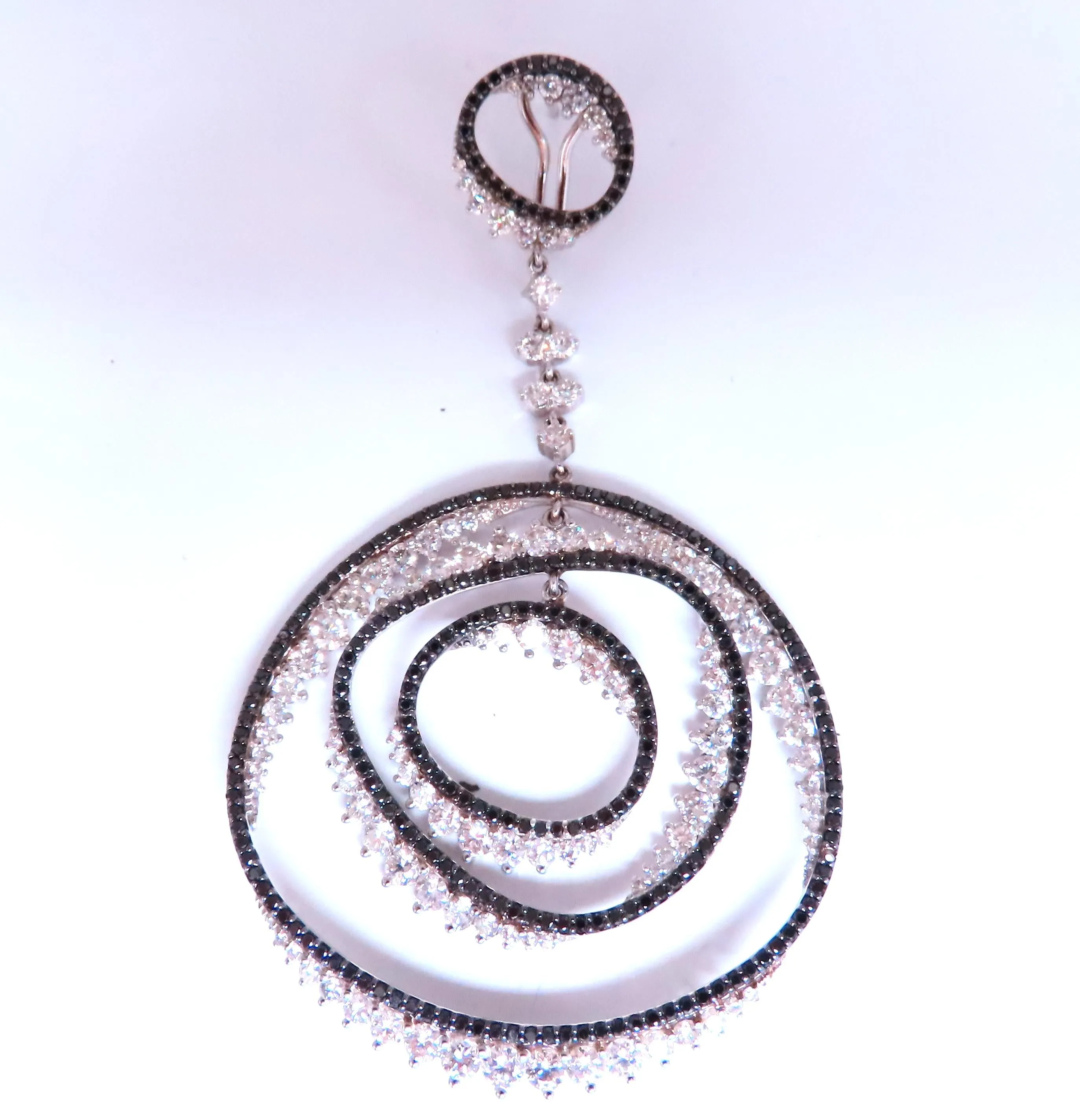 Black For White Diamond Circles Dangle Earrings 18kt 12532