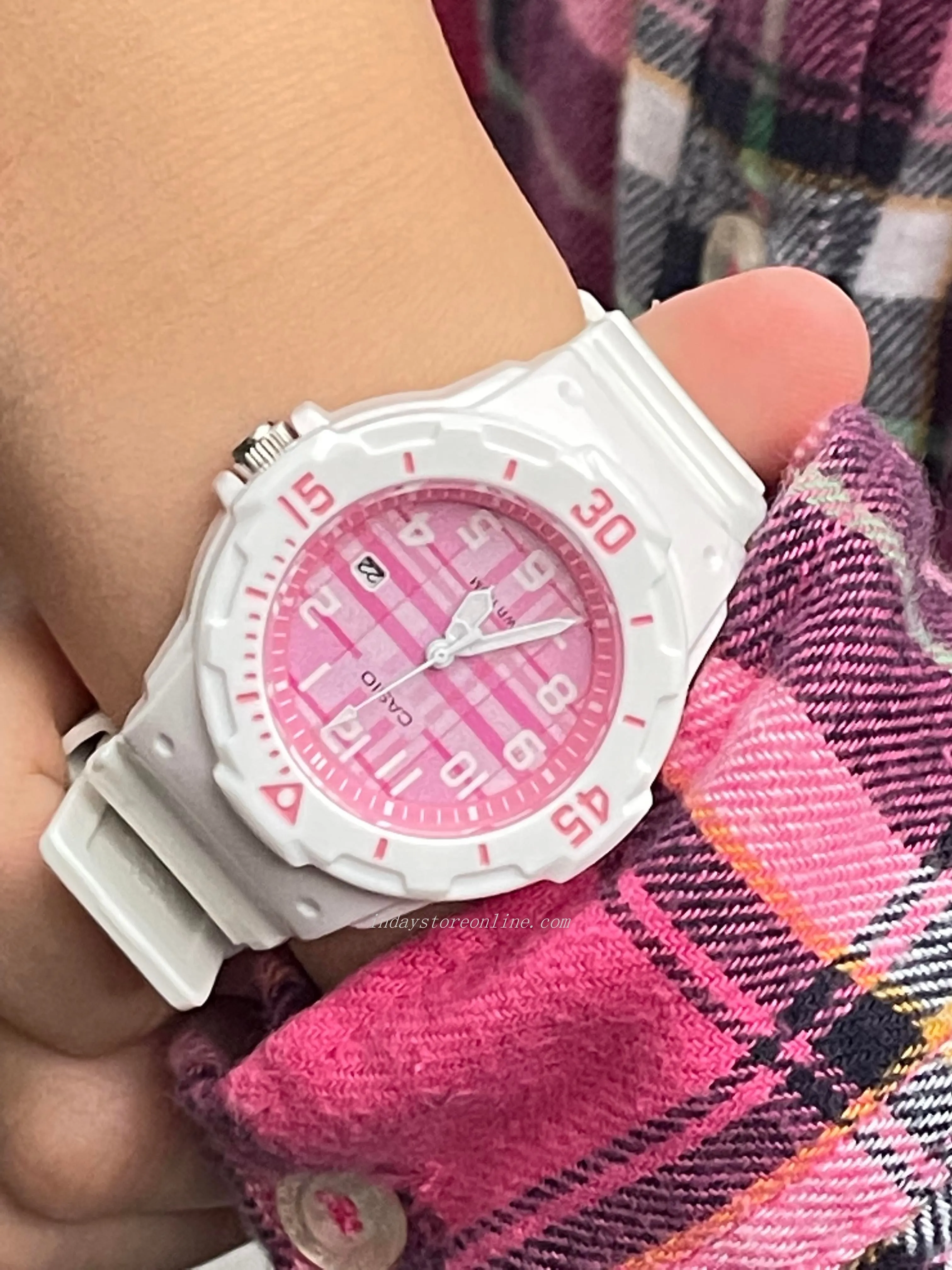 Casio Analog Women's Watch LRW-200H-4C Analog Cloth Strap Water Resistant Resin Glass