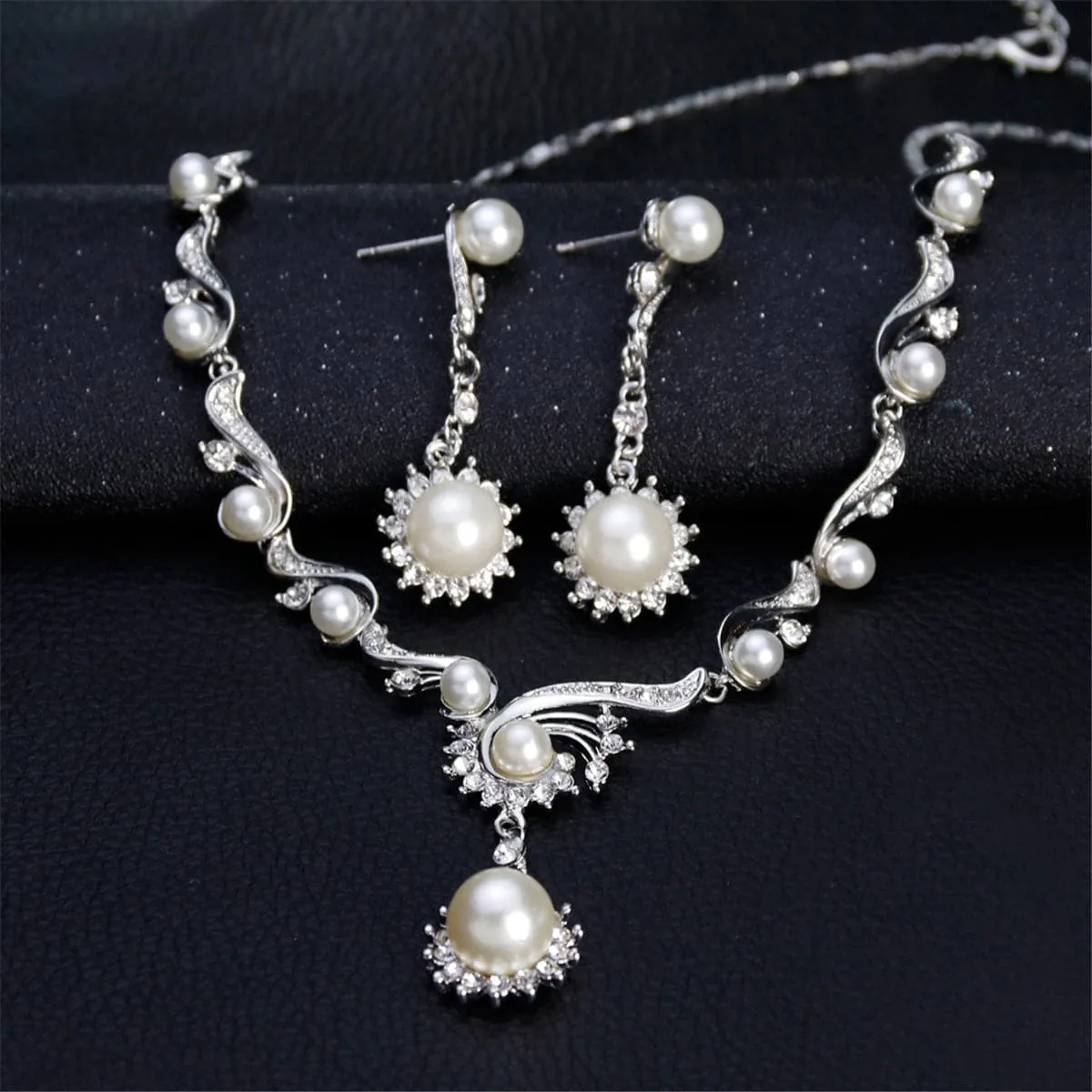 Cubic Zironia & Pearl Silver-Plated Botany Earrings & Necklace Set