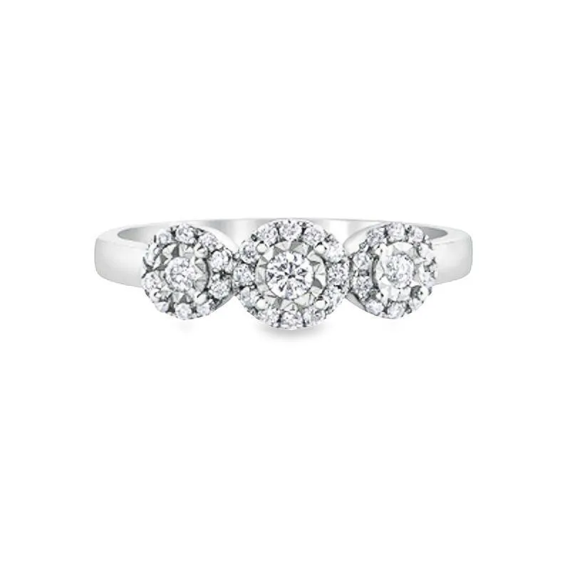 Diamond 0.25TDW Halo Ring in 10K White Gold