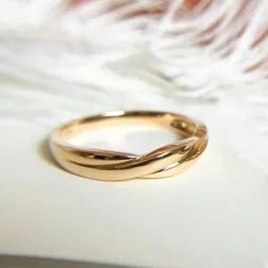Diamond Twist Band Matching Couple Wedding Ring