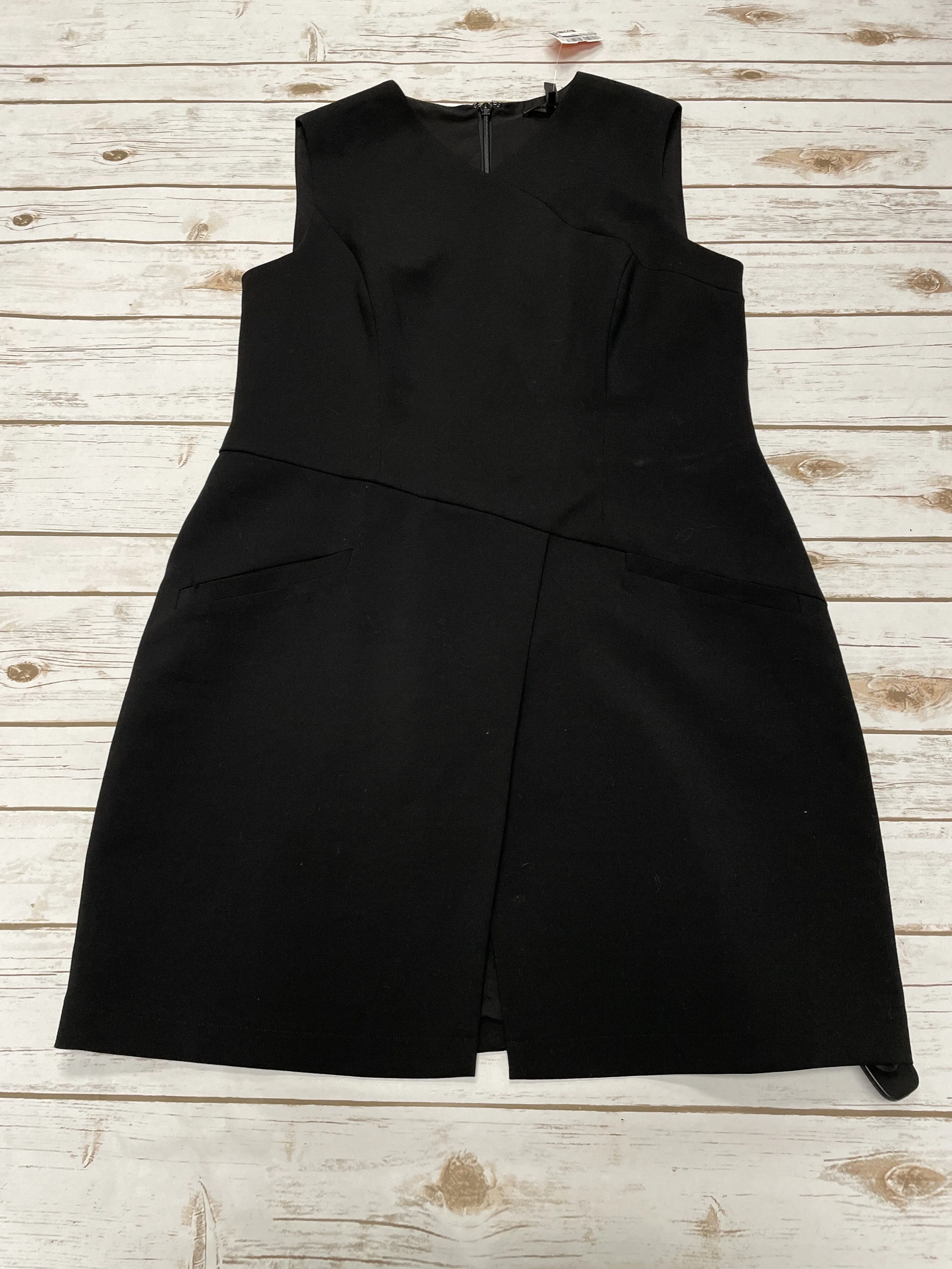 Dress Casual Short By Bcbgmaxazria  Size: L