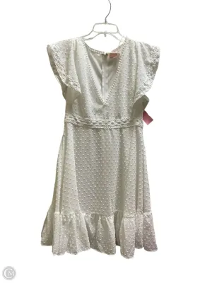 Dress Casual Short By Clothes Mentor In White, Size: M