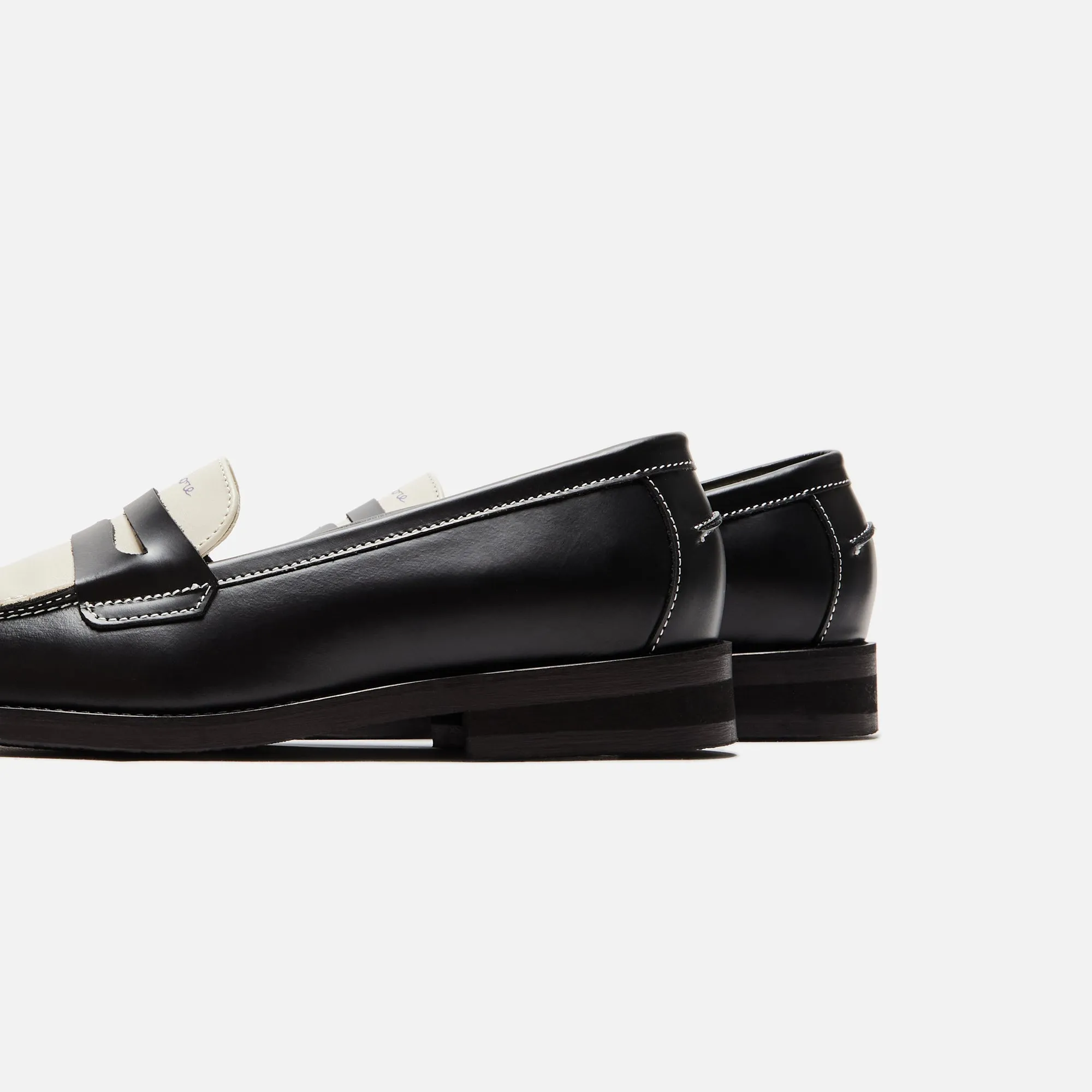 DUKE   DEXTER WMNS Kiss Penny Loafer - Black / White