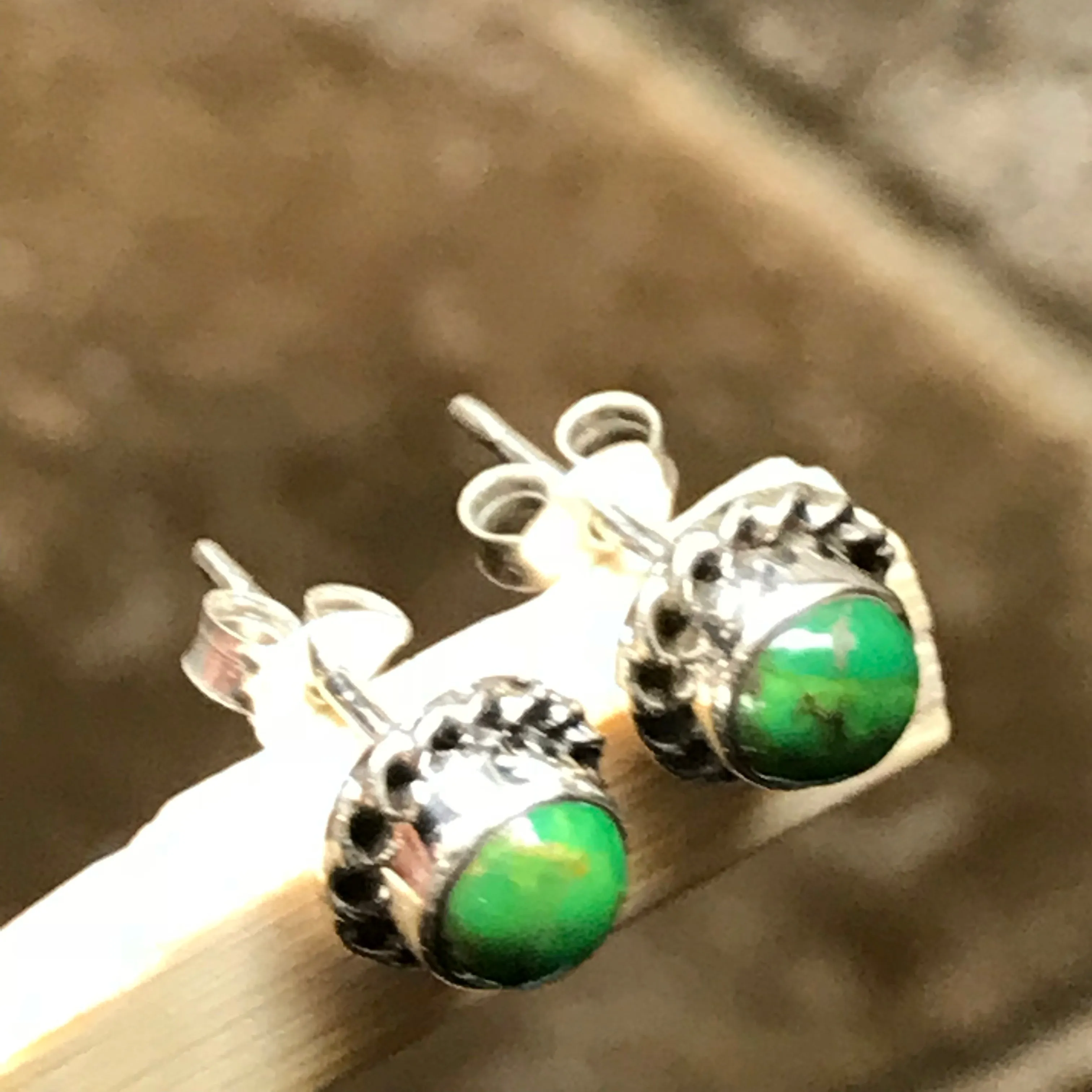 Gorgeous Green Copper Turquoise 925 Solid Sterling Silver Earrings 6mm