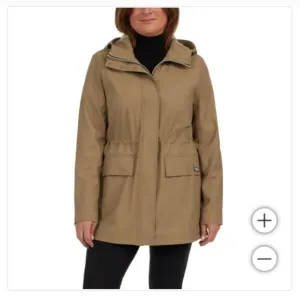 Hunter Women's Tan Hooded rain jacket water resistant