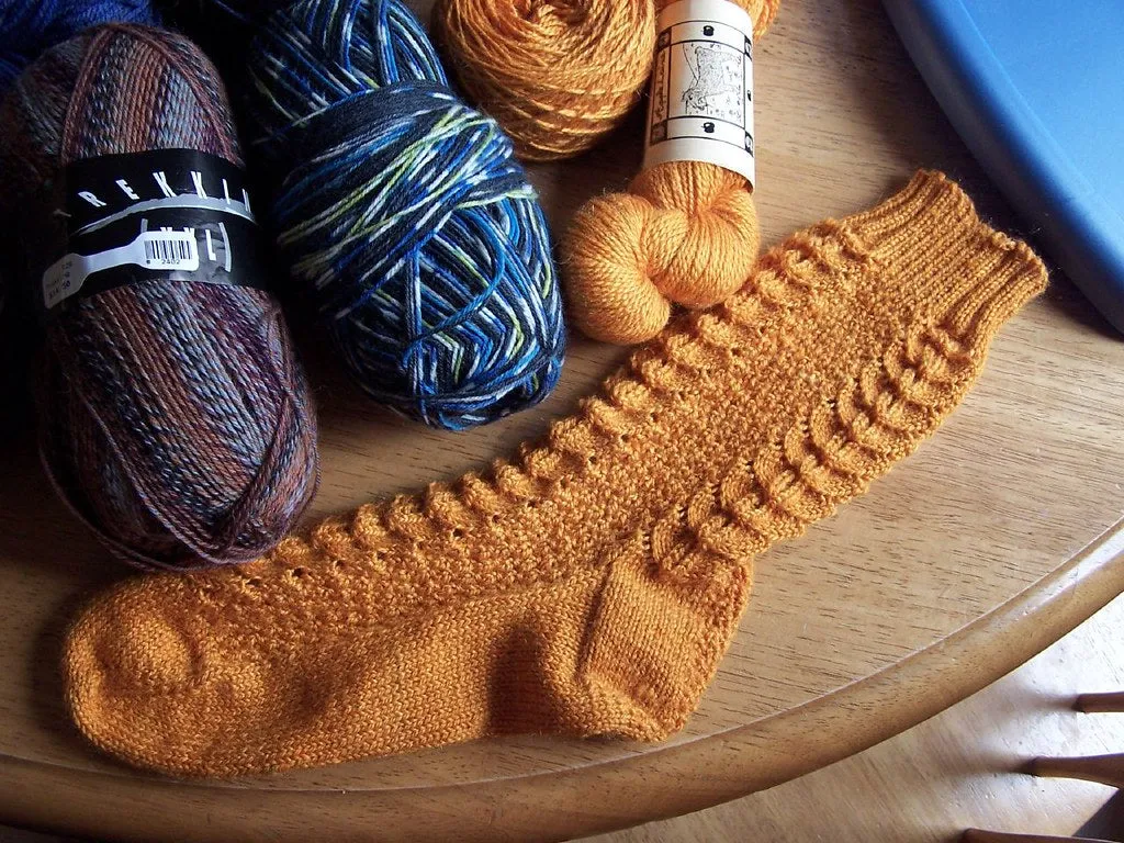 Knitting Vintage Socks - New Twists on Classic Patterns