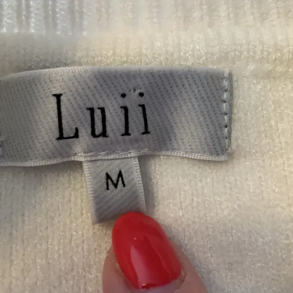 Luii Women's Evelyn Cape, Ivory in color, size medium
