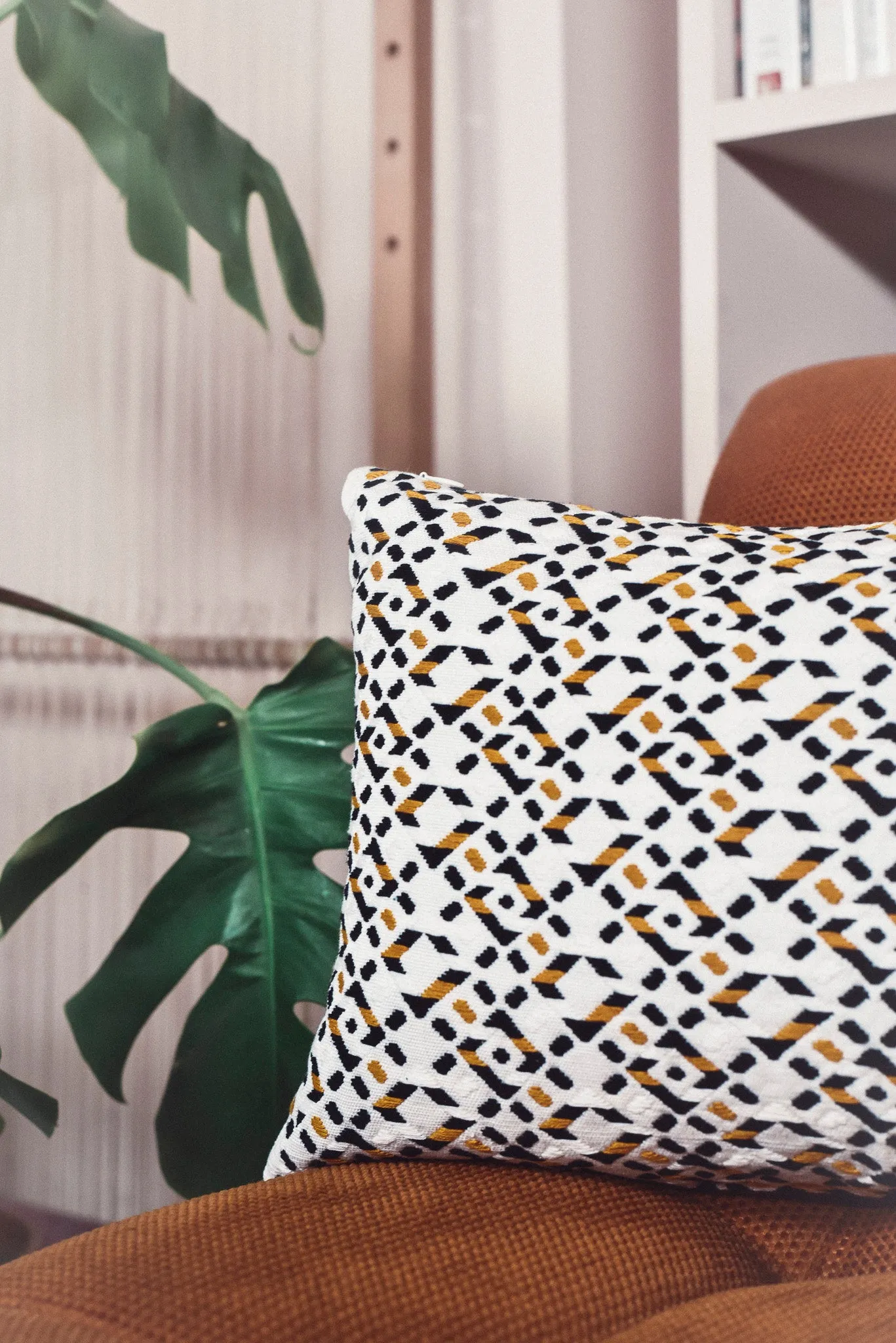 Nahualá Pillow, Ochre