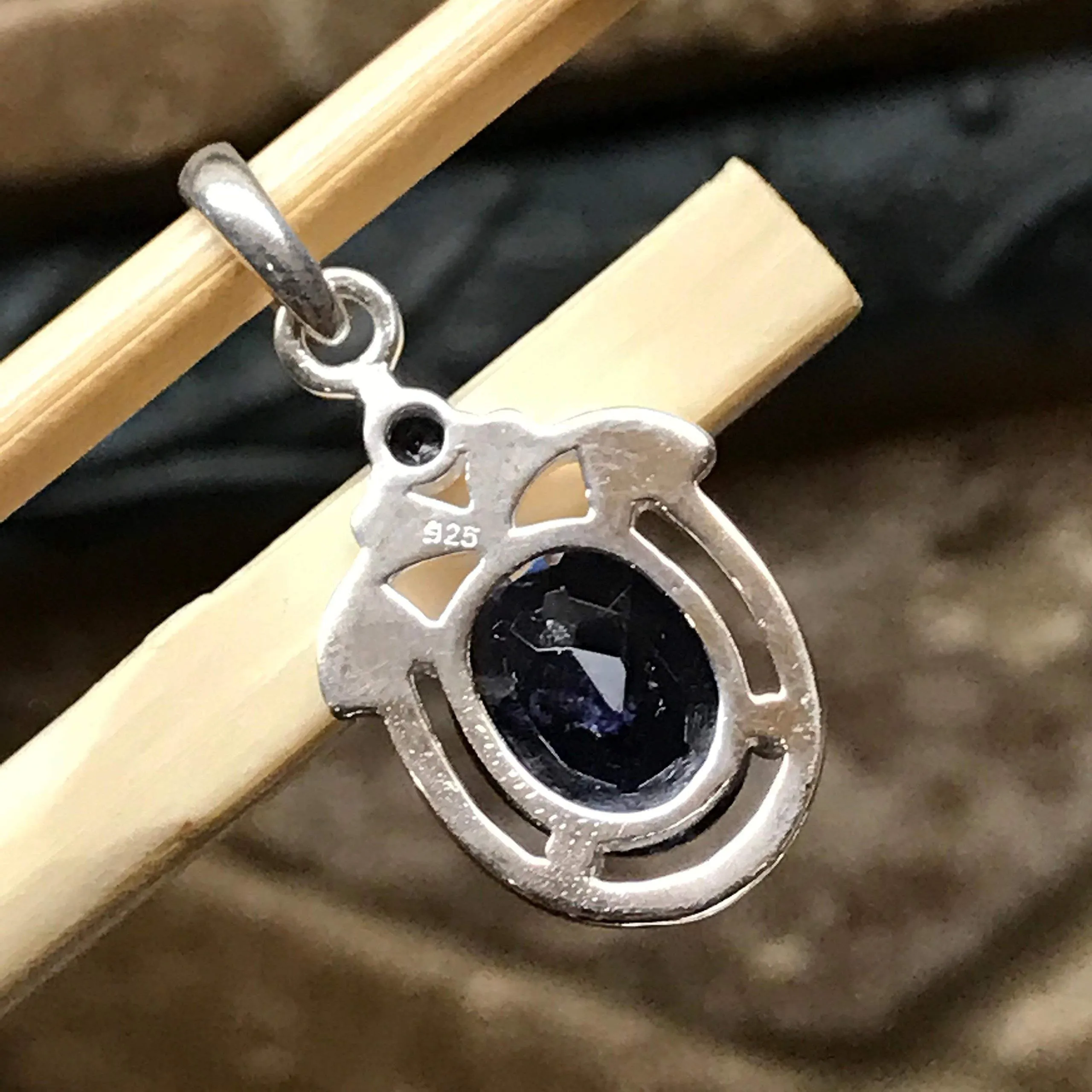 Natural 2.5ct Iolite 925 Solid Sterling Silver Pendant 25mm