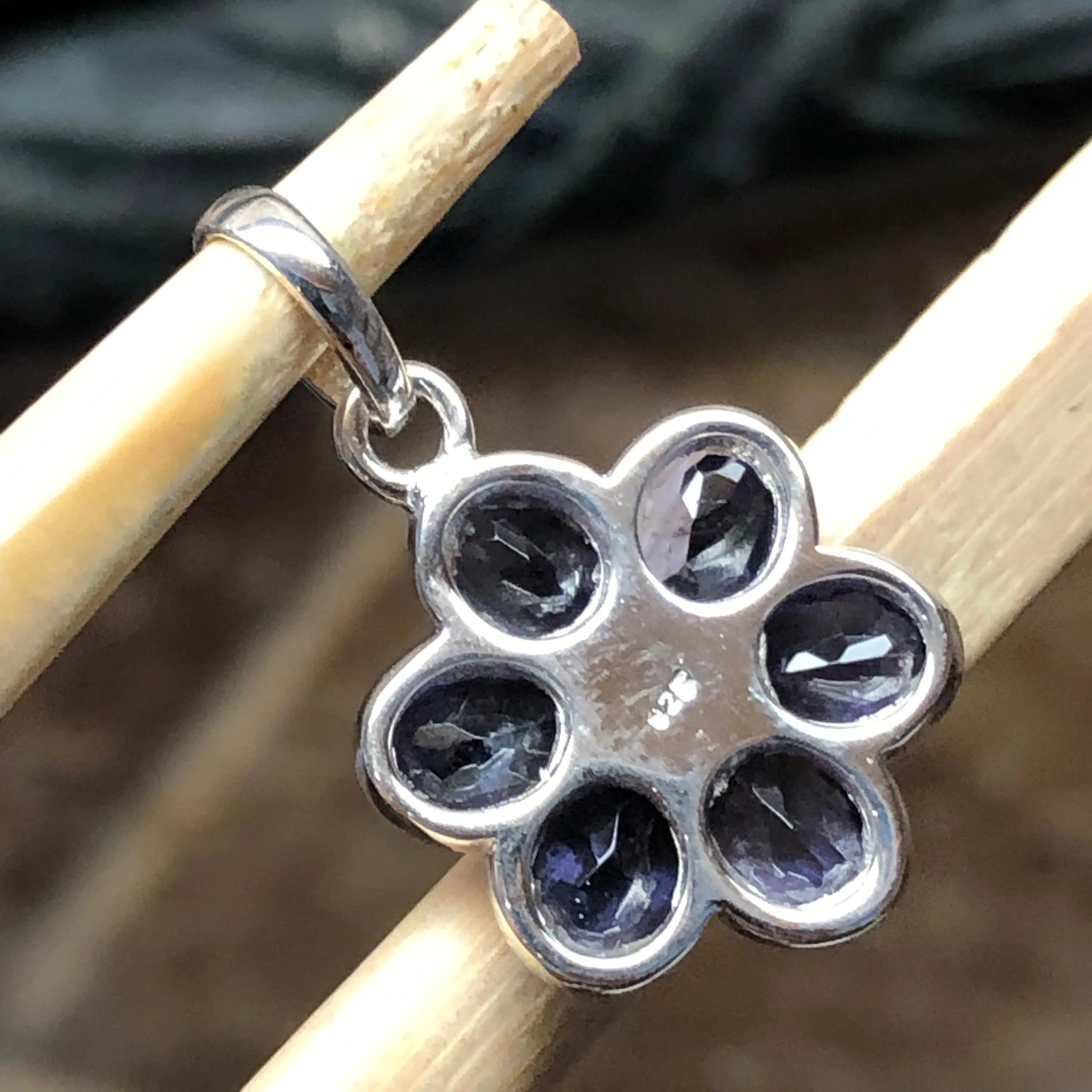 Natural 2.5ct Iolite 925 Sterling Silver Flower Pendant 24mm