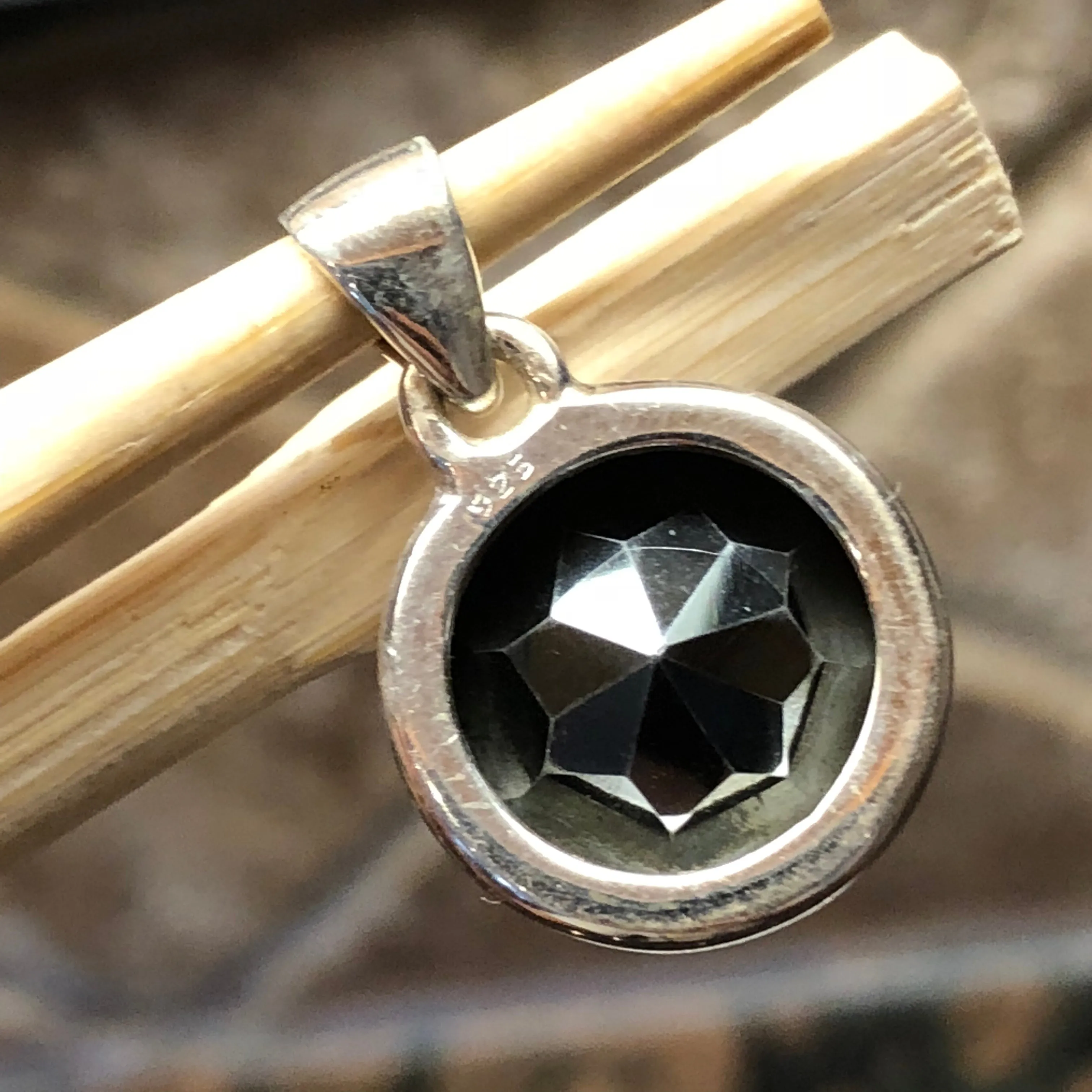 Natural Hematite 925 Solid Sterling Silver Pendant 22mm
