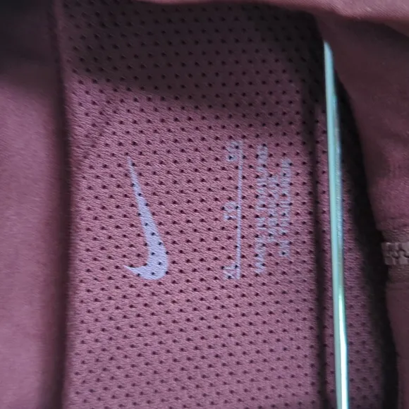 Nike Repel‎ Women's Burgundy Water Resistant Performance NWT Golf Vest Size XS