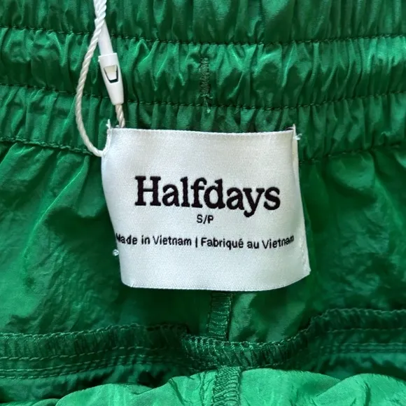NWT Halfdays Women's Adams Nylon Short. Size Small.