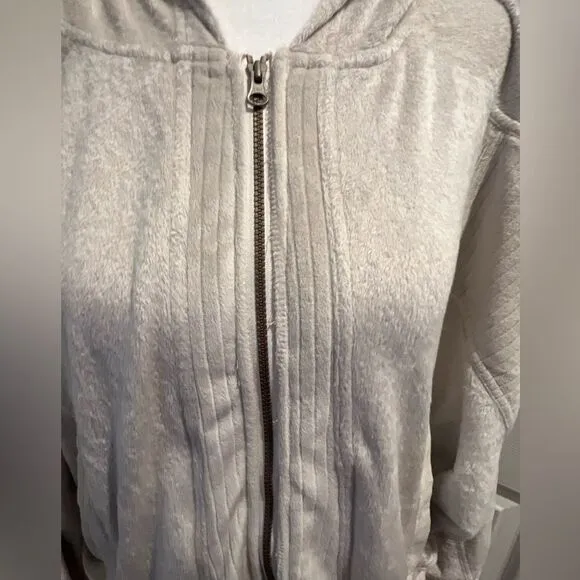 NWT hello nite zip up womens sweater size large with hoodie and pockets