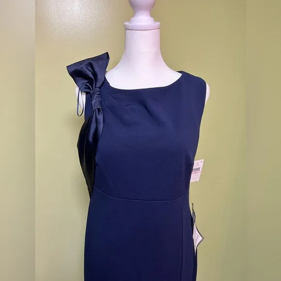 NWT SL Fashions Women's Sleeveless ScubaCrepe A-Line Gown. Has some Stretch