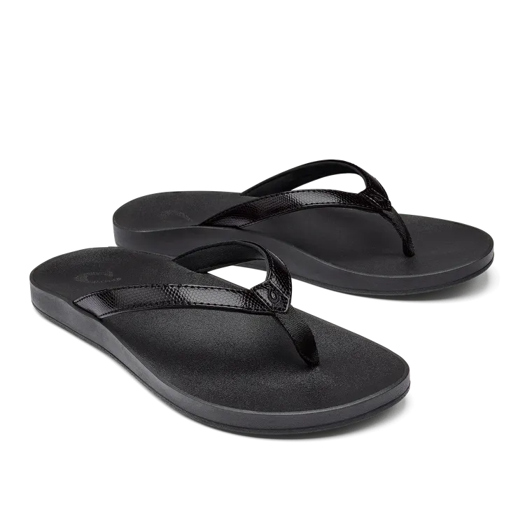 OluKai Womens Puawe Sandals - Black / Black