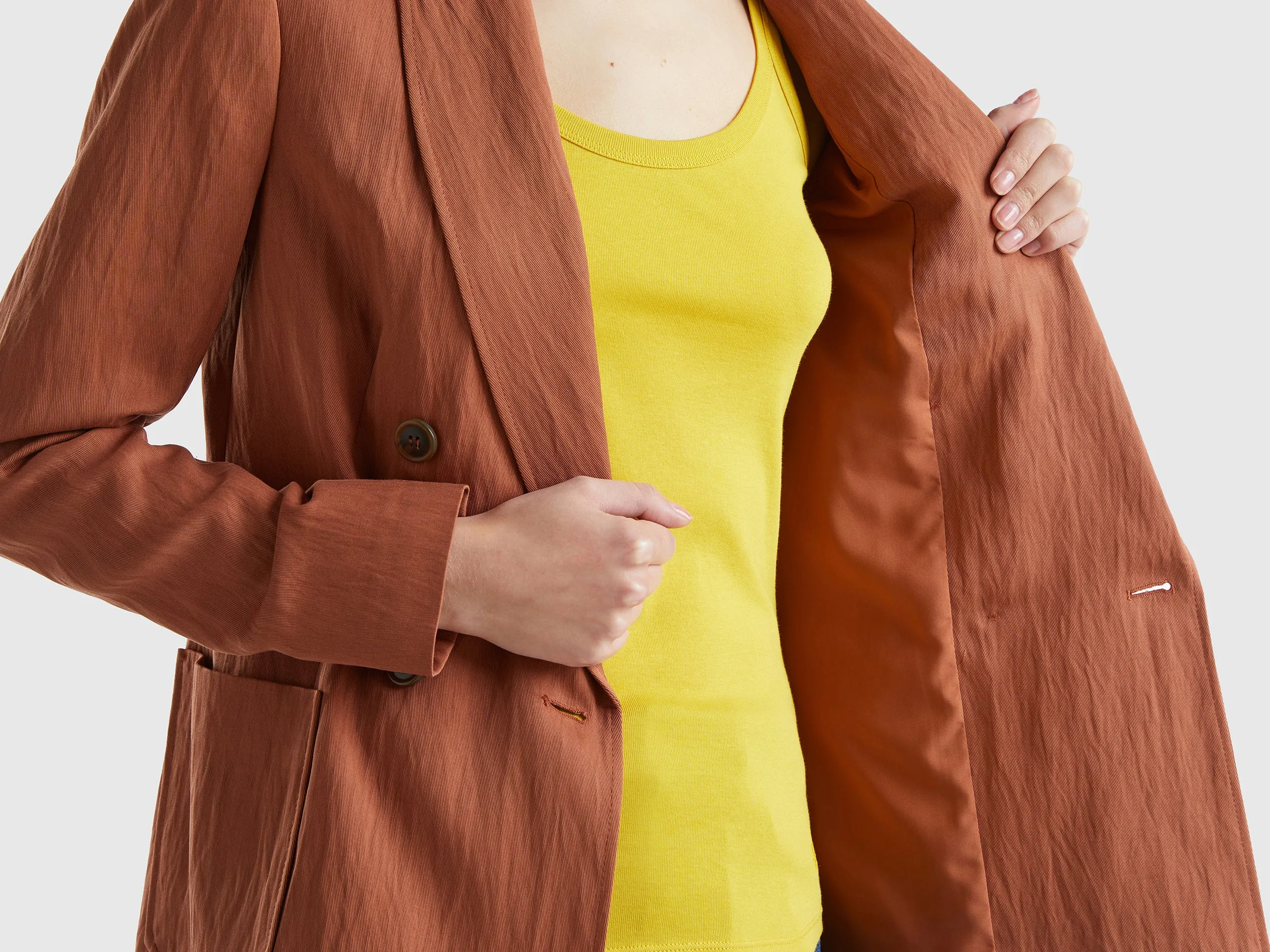 Peaked Lapel Collar Solid Blazer