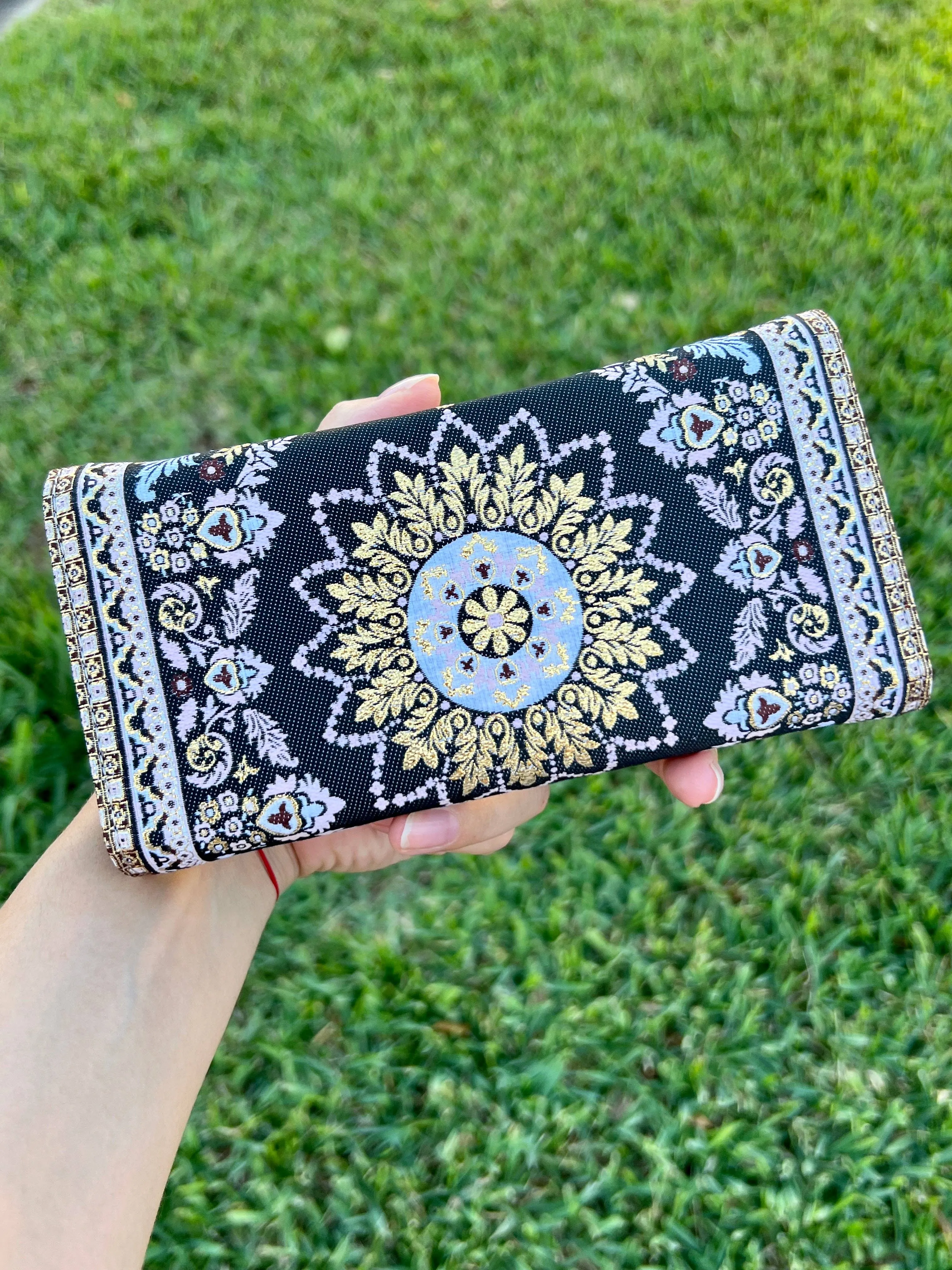 RUGLTW-007 - Rug Design Trifold Wallet