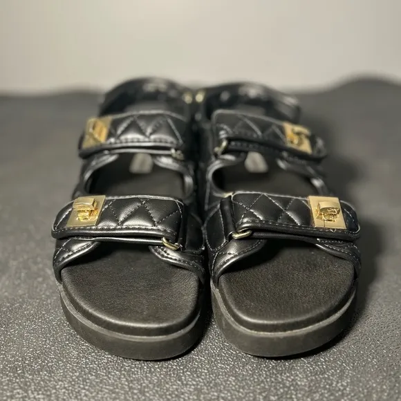 Steve Madden Women's Schmona Flat Sandal size 8