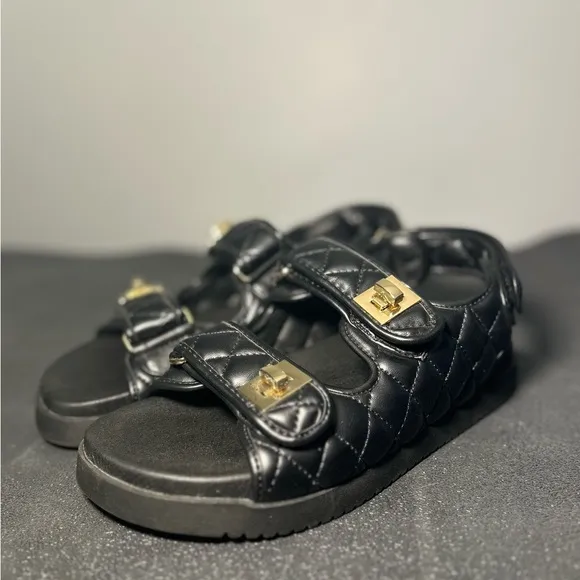 Steve Madden Women's Schmona Flat Sandal size 8