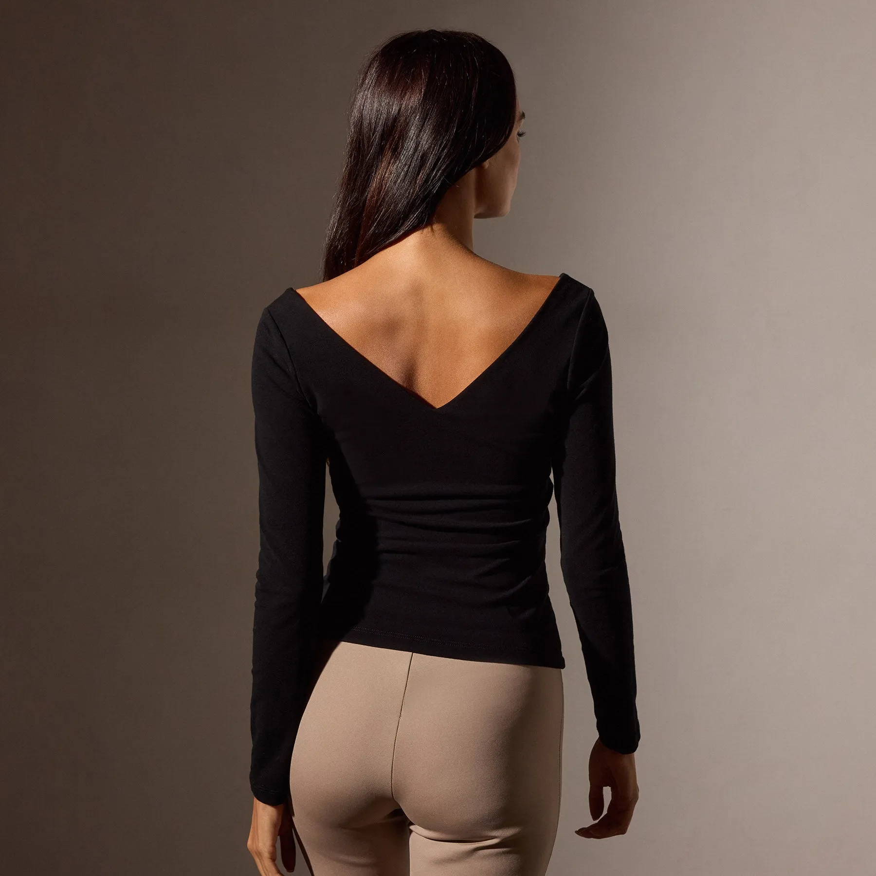 Stretch Lotus Double V Top - Black