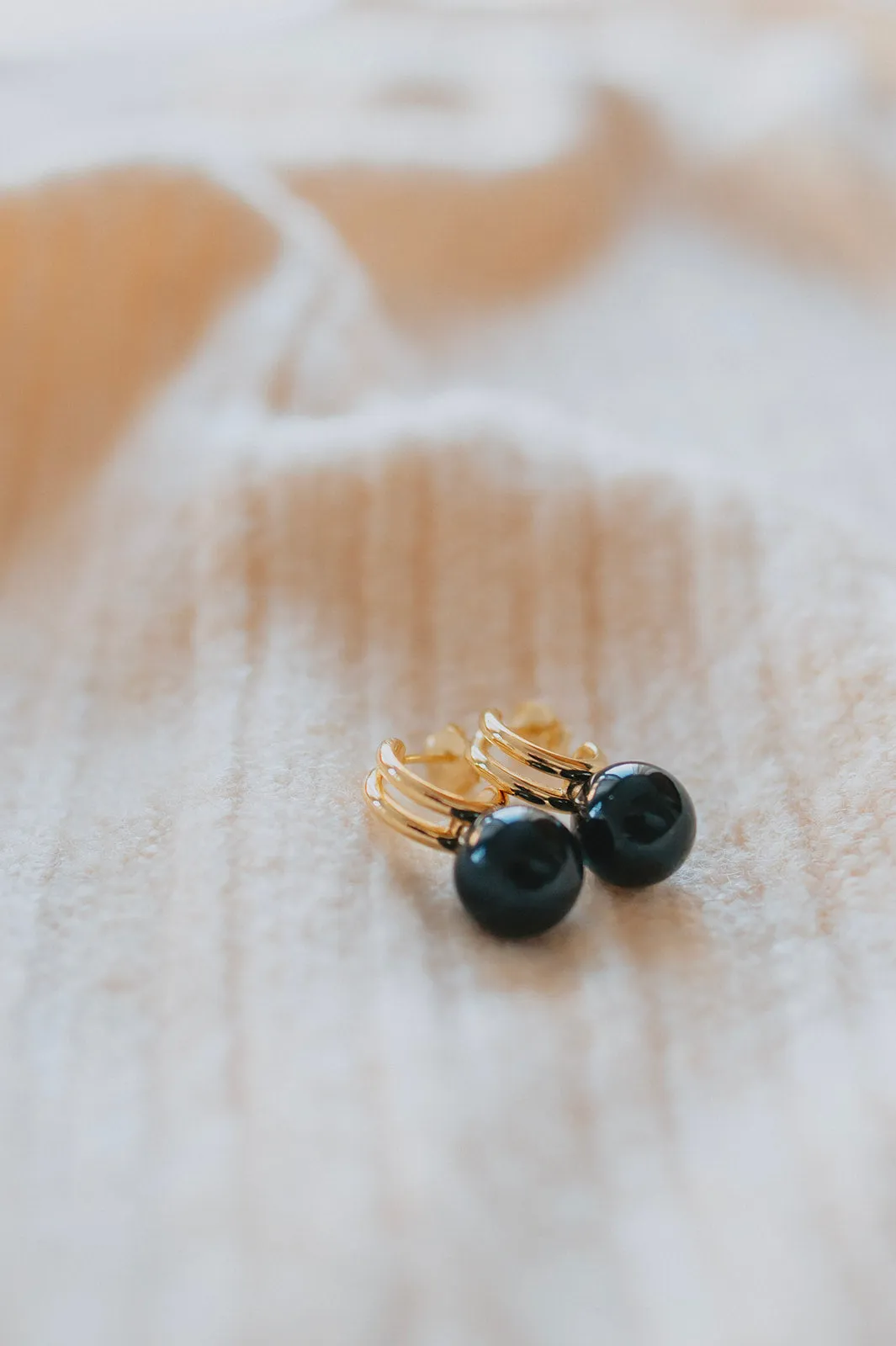 The Roberts Hoop Earring - Onyx