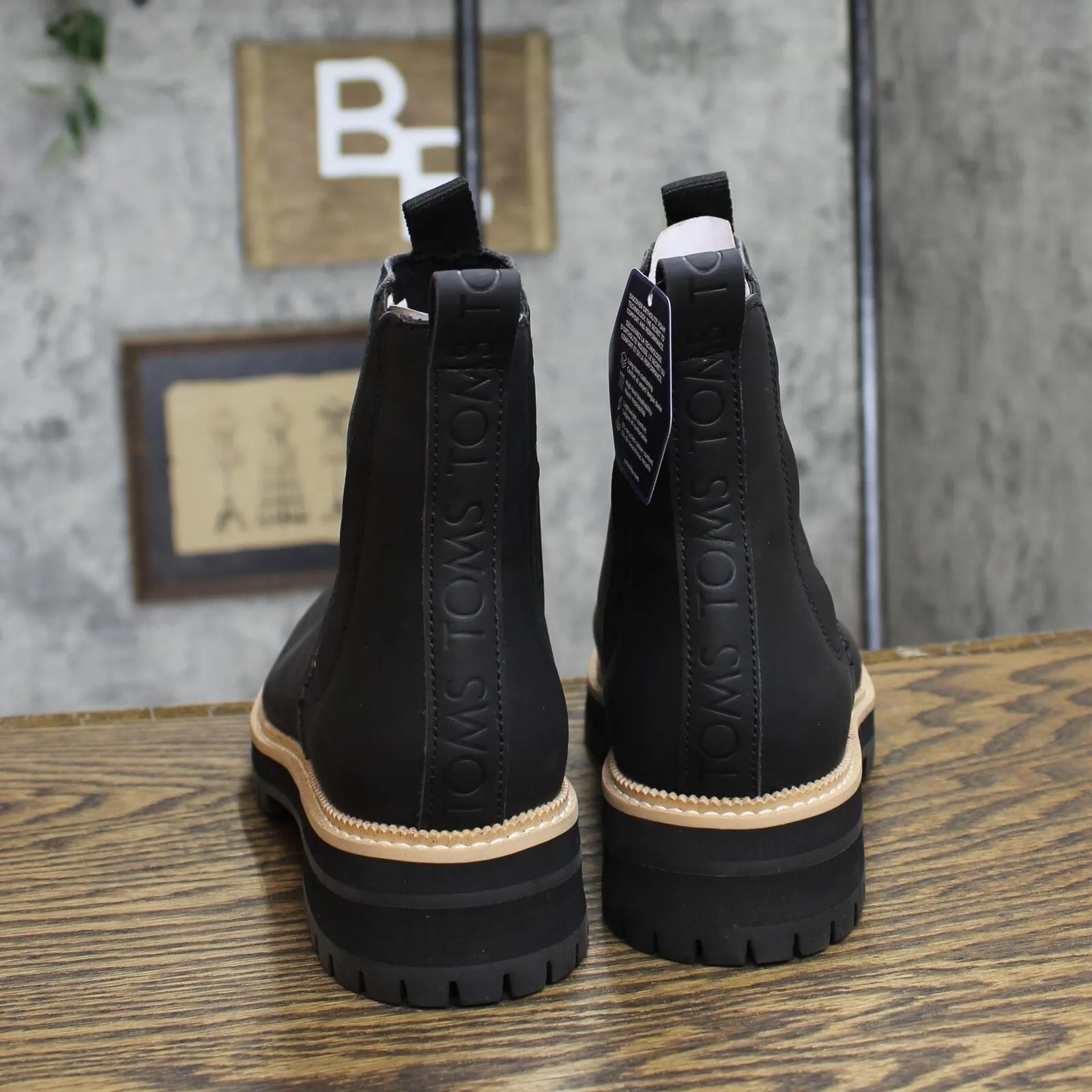 Toms Women's Water Resistant Dakota Chelsea Boot 10016845 Black 7.5M