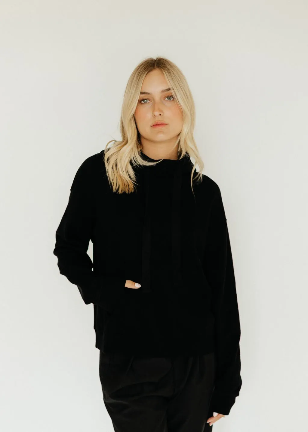 Velvet Ojai Sweatshirt in Black