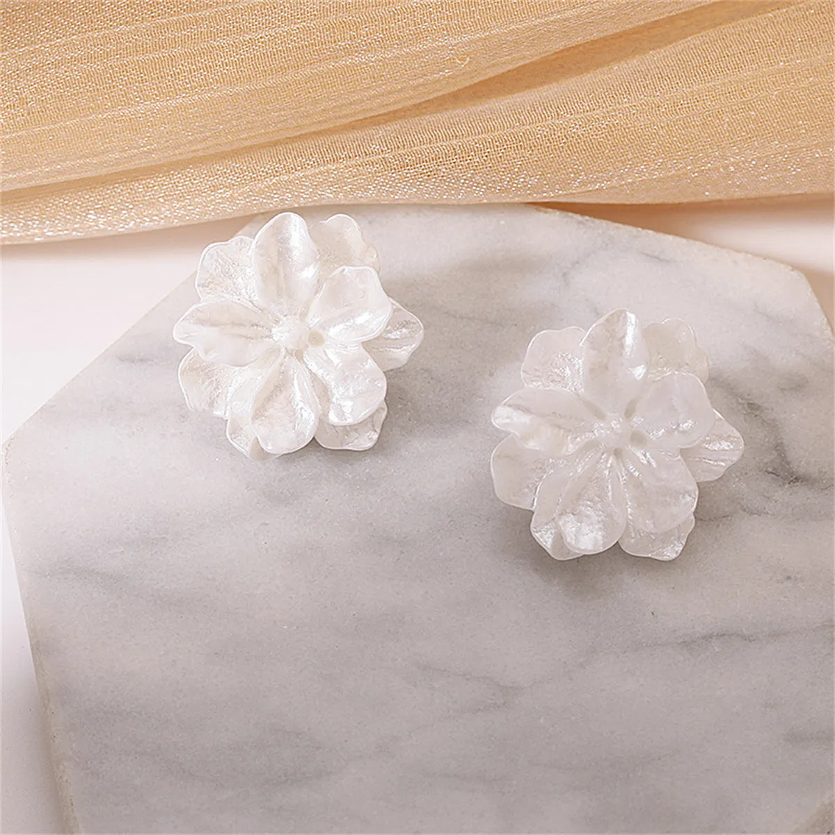 White Acrylic Flower Stud Earrings
