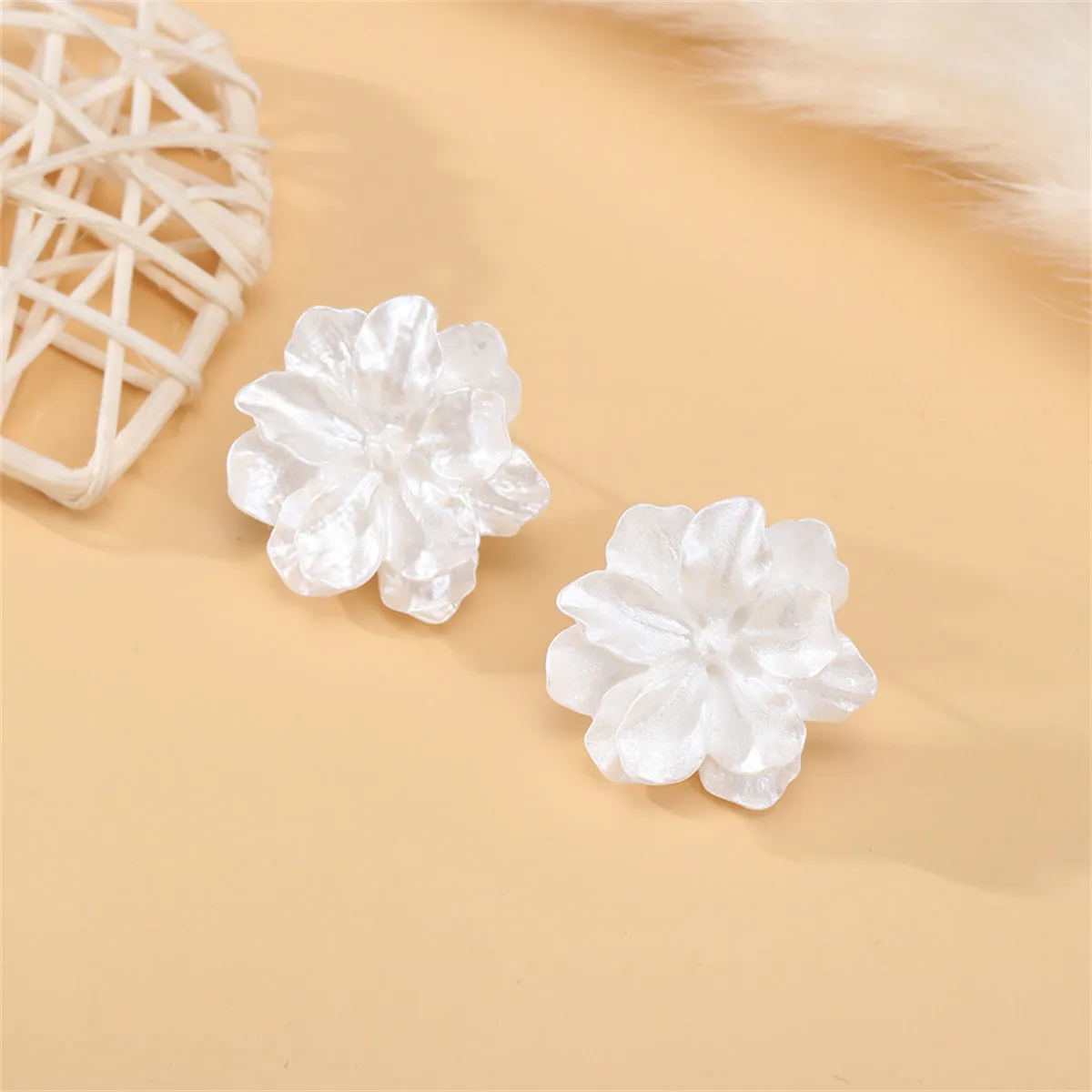 White Acrylic Flower Stud Earrings