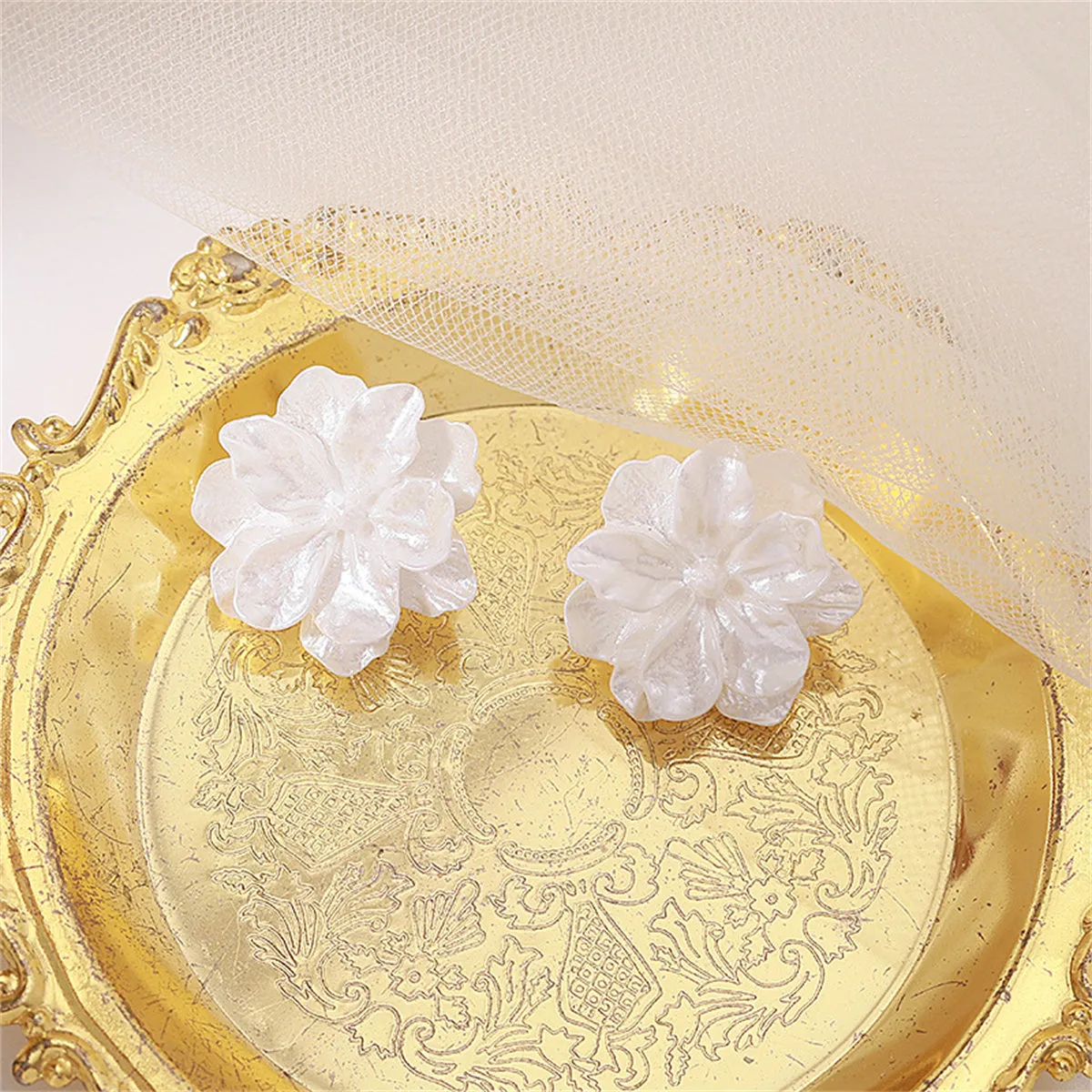 White Acrylic Flower Stud Earrings