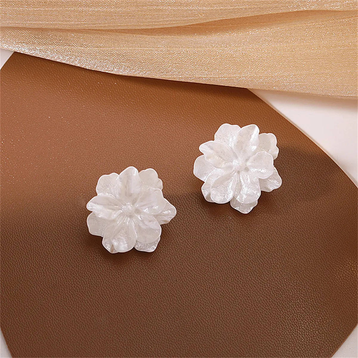 White Acrylic Flower Stud Earrings