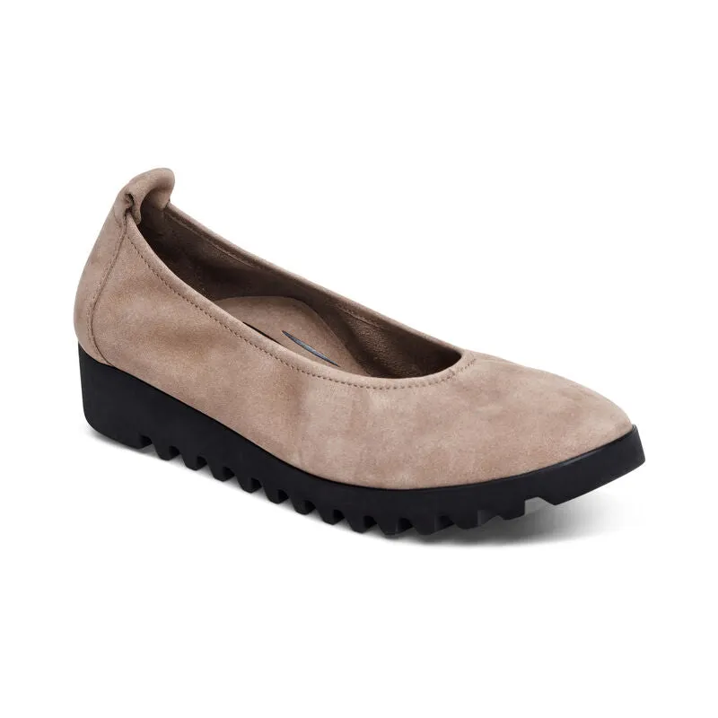 WOMEN'S AETREX BRIANNA BALLET FLAT | TAUPE